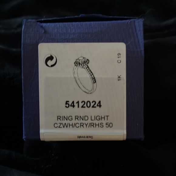 Size 5 Swarovski Attract Light Round Ring. Worn once or twice - Picture 5 of 5